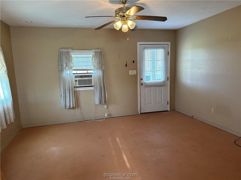 937 Private Road 4033 - Photo 3 of 18