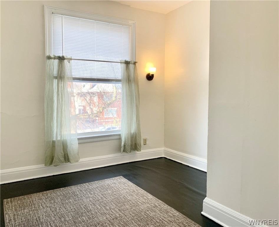 2449 Delaware Ave - Photo 5 of 10