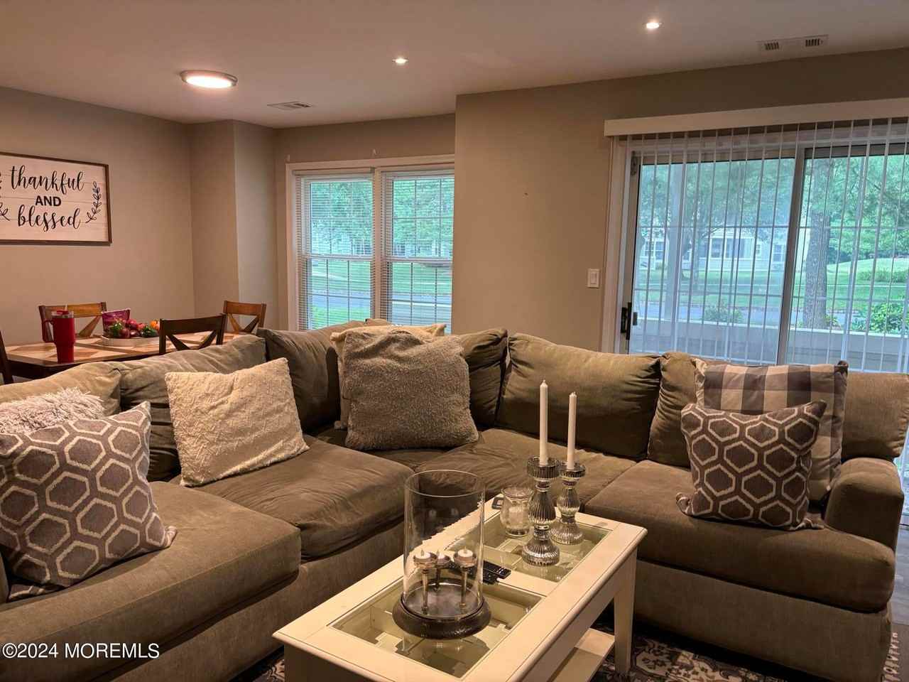 564 Applewood Court - Photo 3 of 23