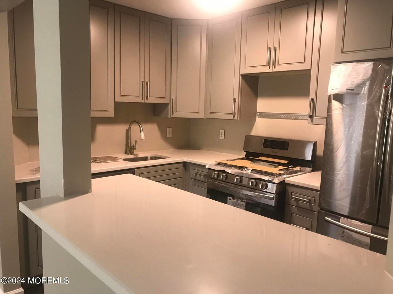 564 Applewood Court - Photo 6 of 23