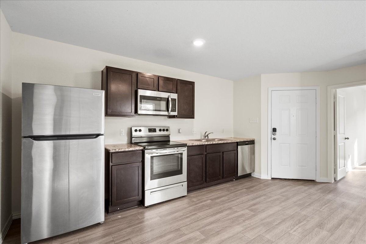 4609 Redbud St - Photo 6 of 18