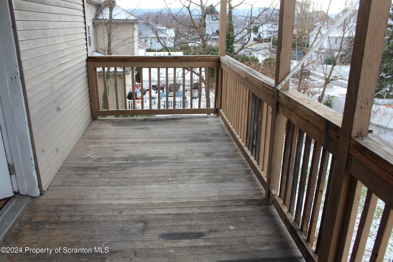 323 Union St - Photo 3 of 20