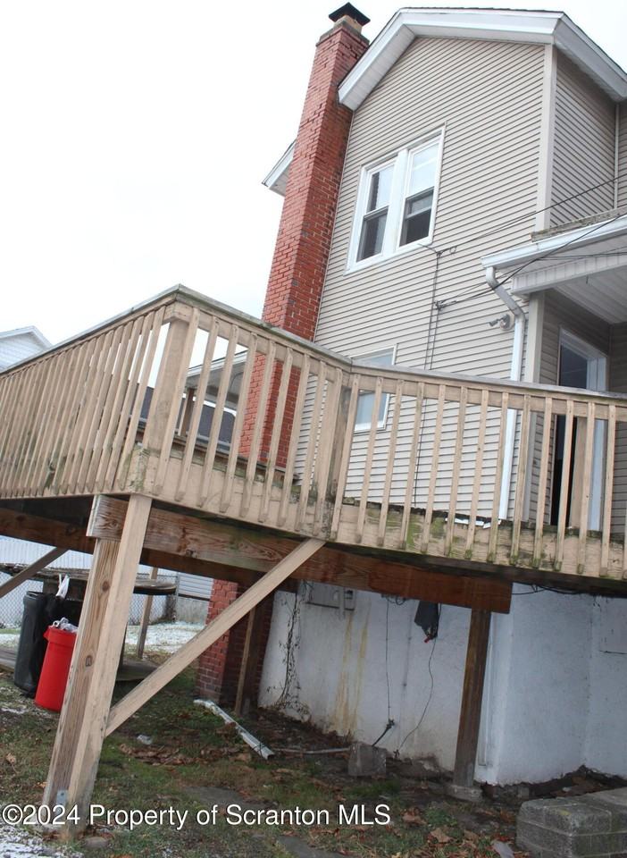 323 Union St - Photo 6 of 20