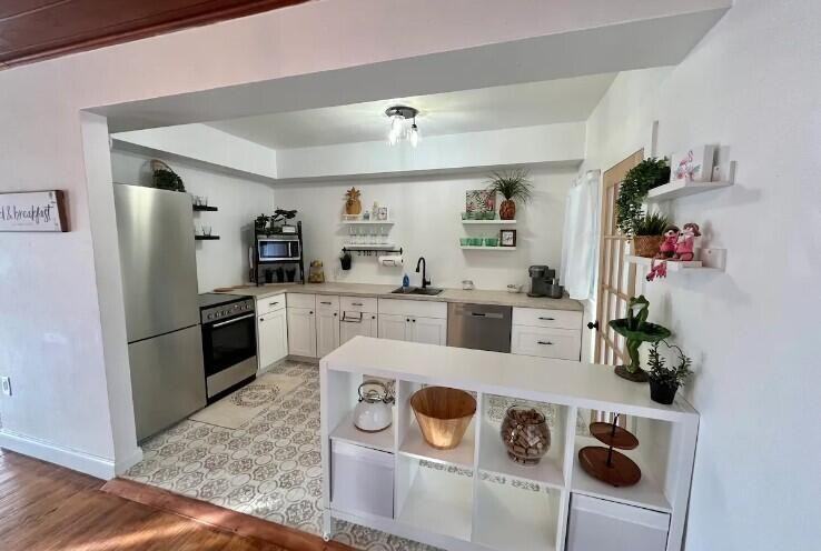 306 S 33rd St - Photo 7 of 18