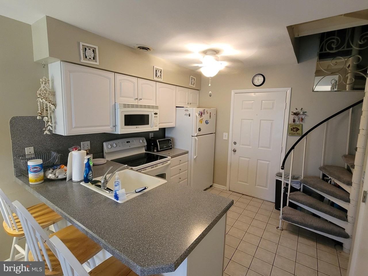 105 123rd St - Photo 2 of 12