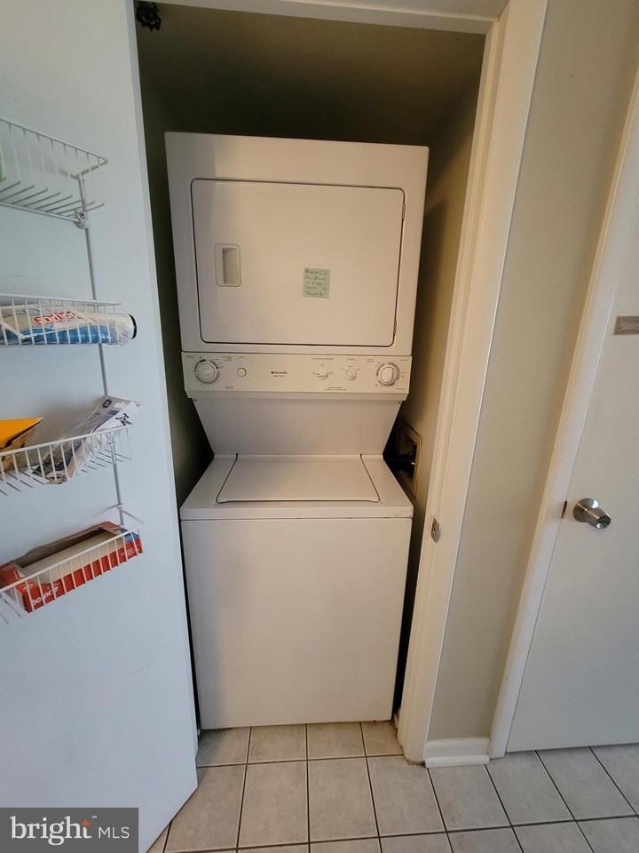 105 123rd St - Photo 4 of 12