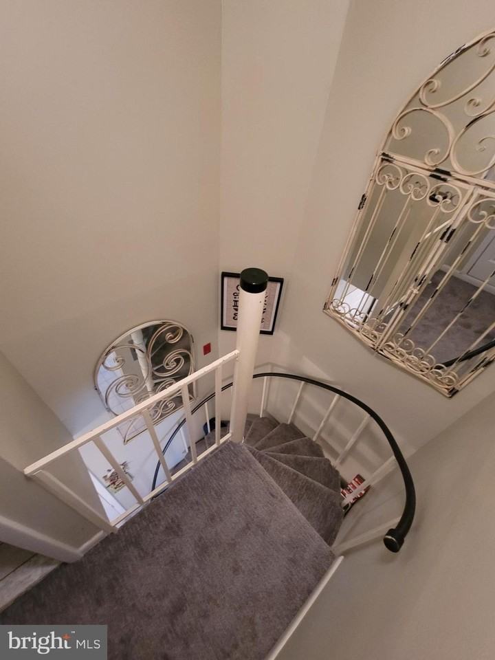 105 123rd St - Photo 7 of 12