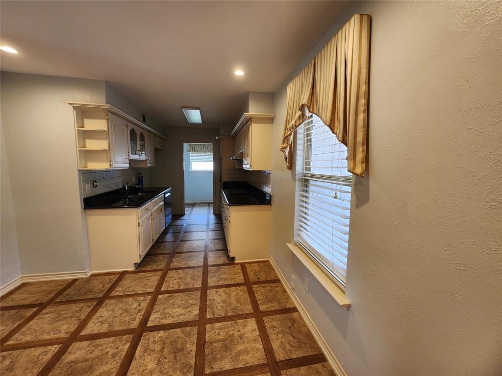 7747 La Bolsa Dr - Photo 4 of 8