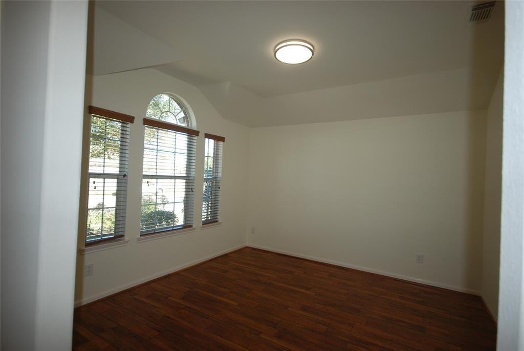 6846 Springfield Garden Ln - Photo 4 of 22