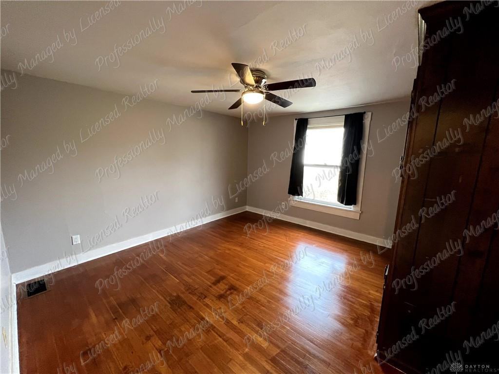 52 Drake Ave - Photo 3 of 31