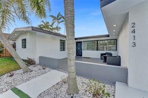 featured image of 2413 Gulfstream Ln