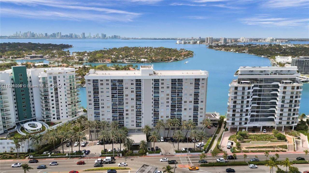 6770 Indian Creek Dr ##4a - Photo 2 of 15