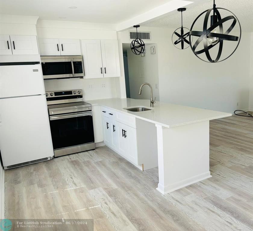 812 Normandy Q 812 - Photo 2 of 26