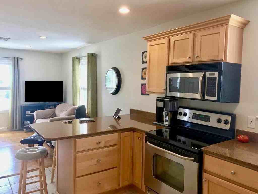 43 Buttonwood St - Photo 3 of 10