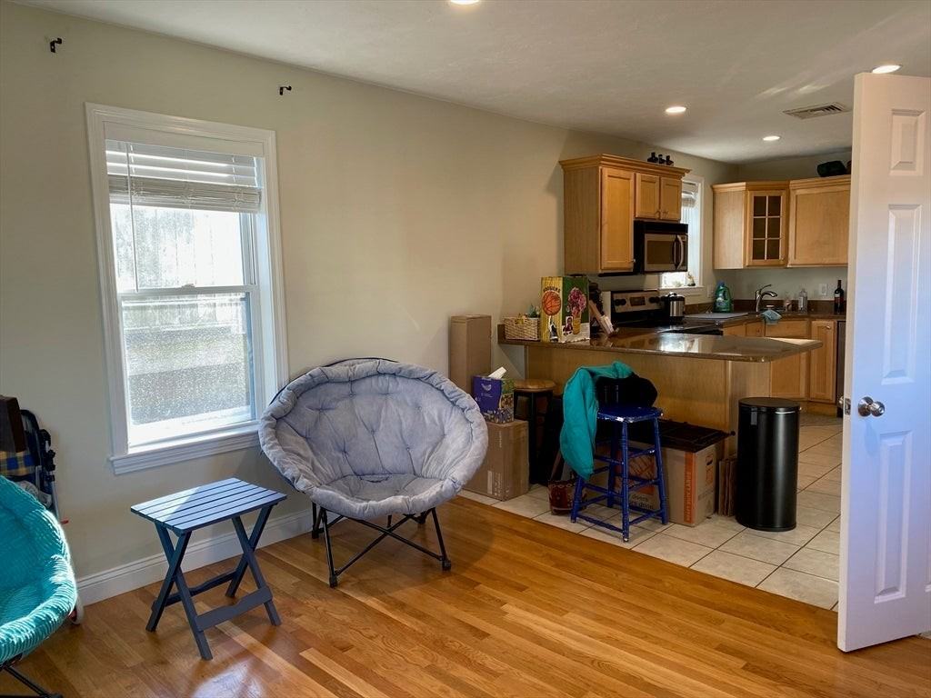 43 Buttonwood St - Photo 5 of 10