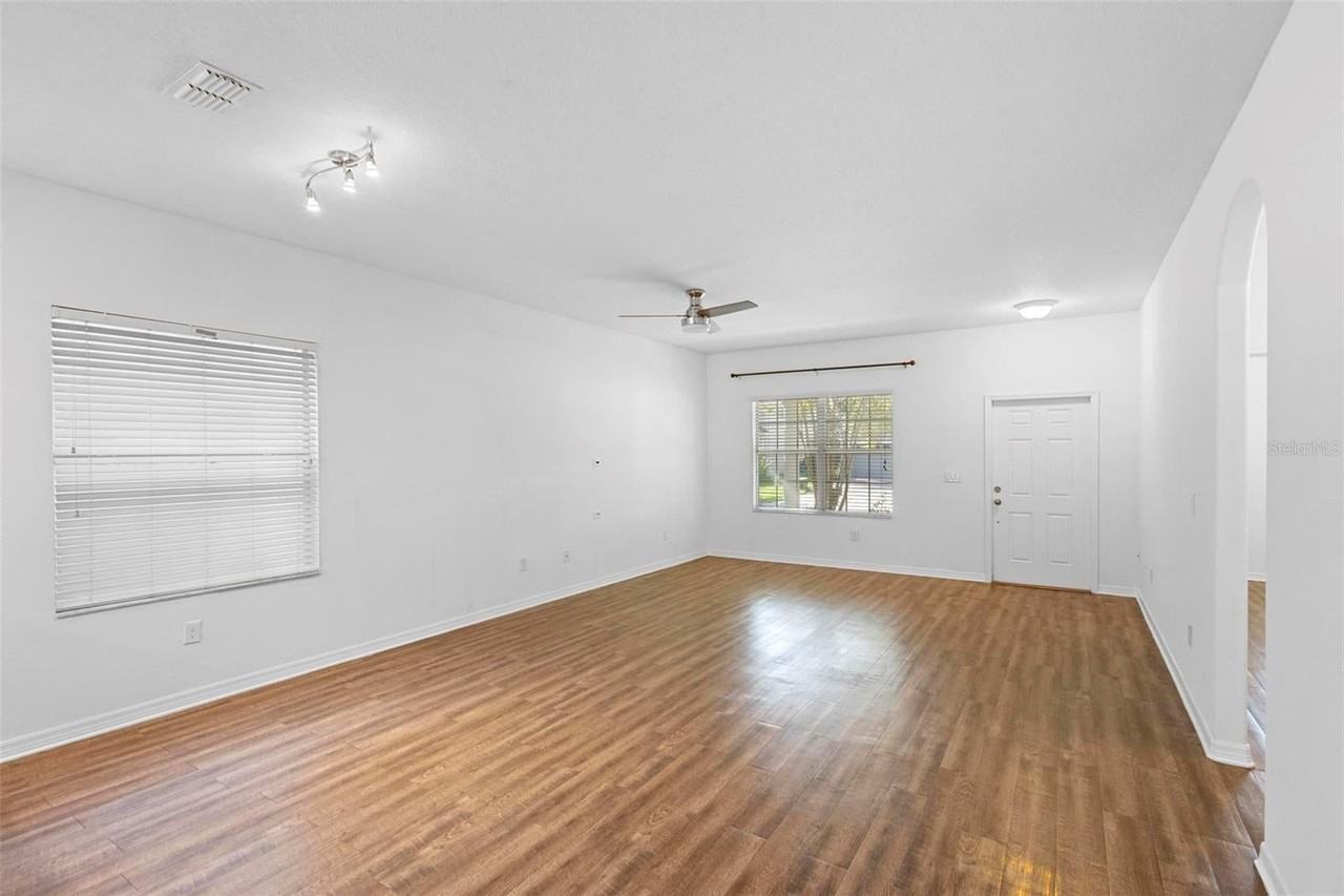 15633 Signature Dr - Photo 6 of 38