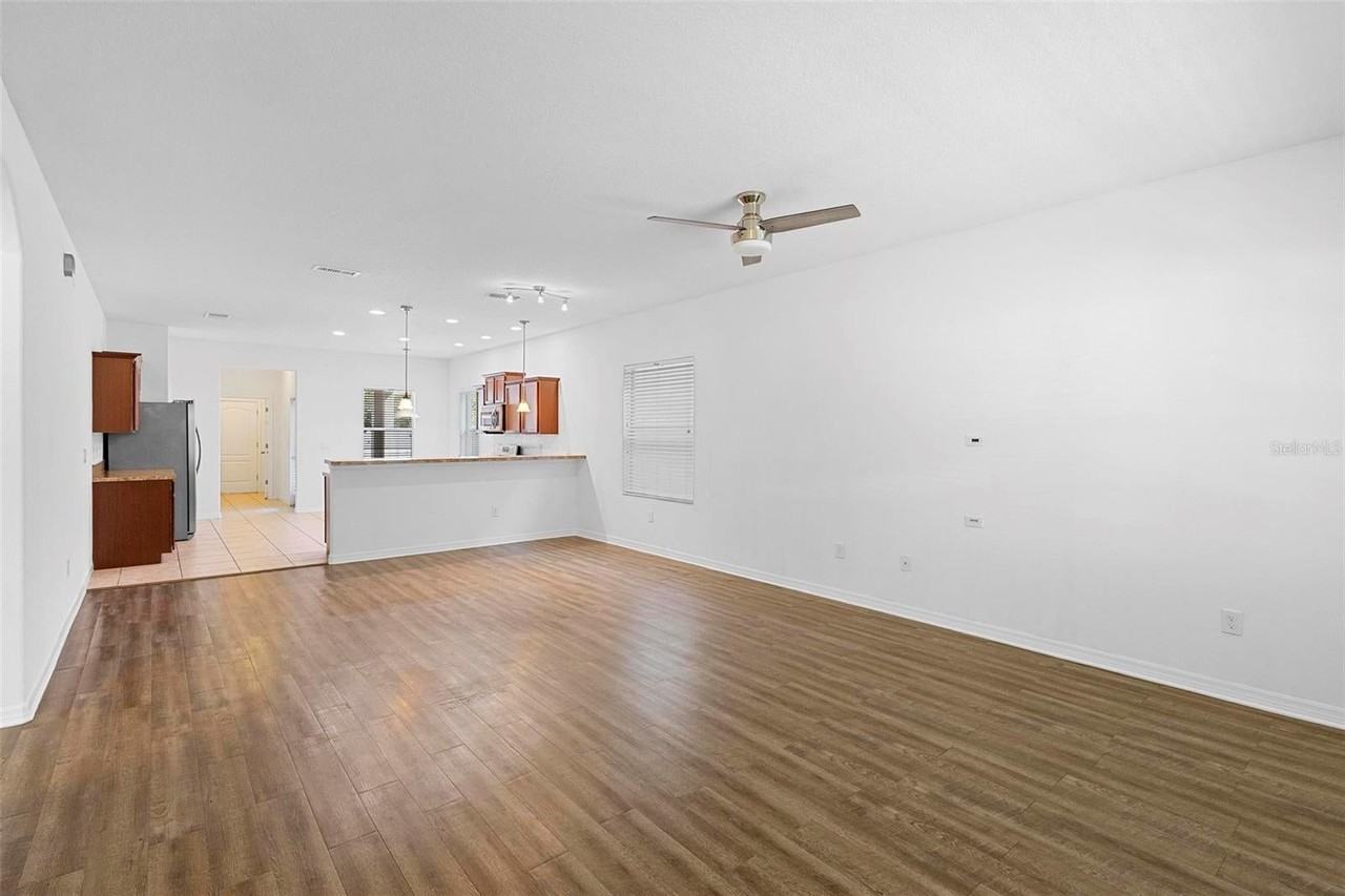 15633 Signature Dr - Photo 7 of 38