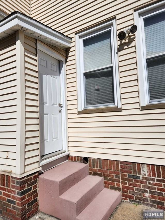 127 Prospect Pl - Photo 2 of 6