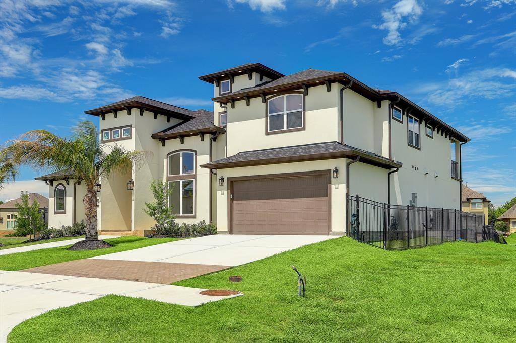 611 Appia Dr - Photo 2 of 49