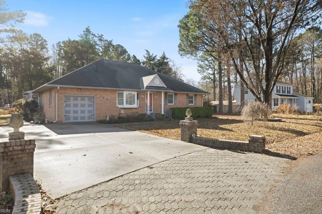 201 Basta Dr - Photo 5 of 31