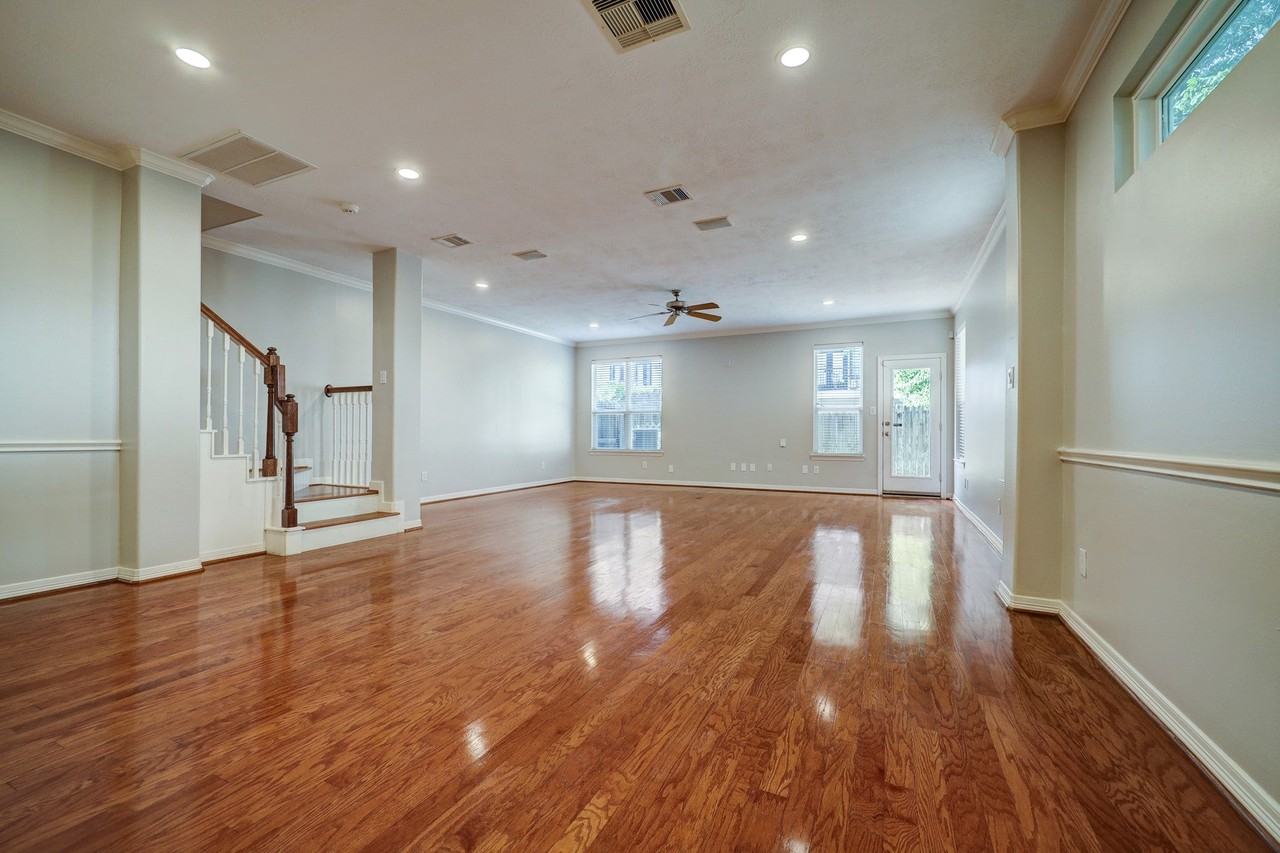 5830 Petty St - Photo 3 of 18