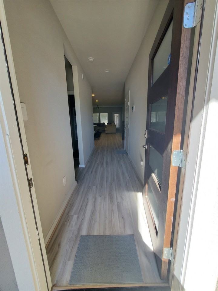 19018 Norbury Park Ln - Photo 3 of 41