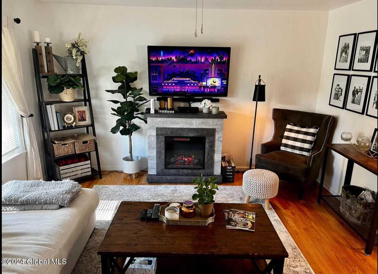 173 Excelsior Ave - Photo 6 of 33