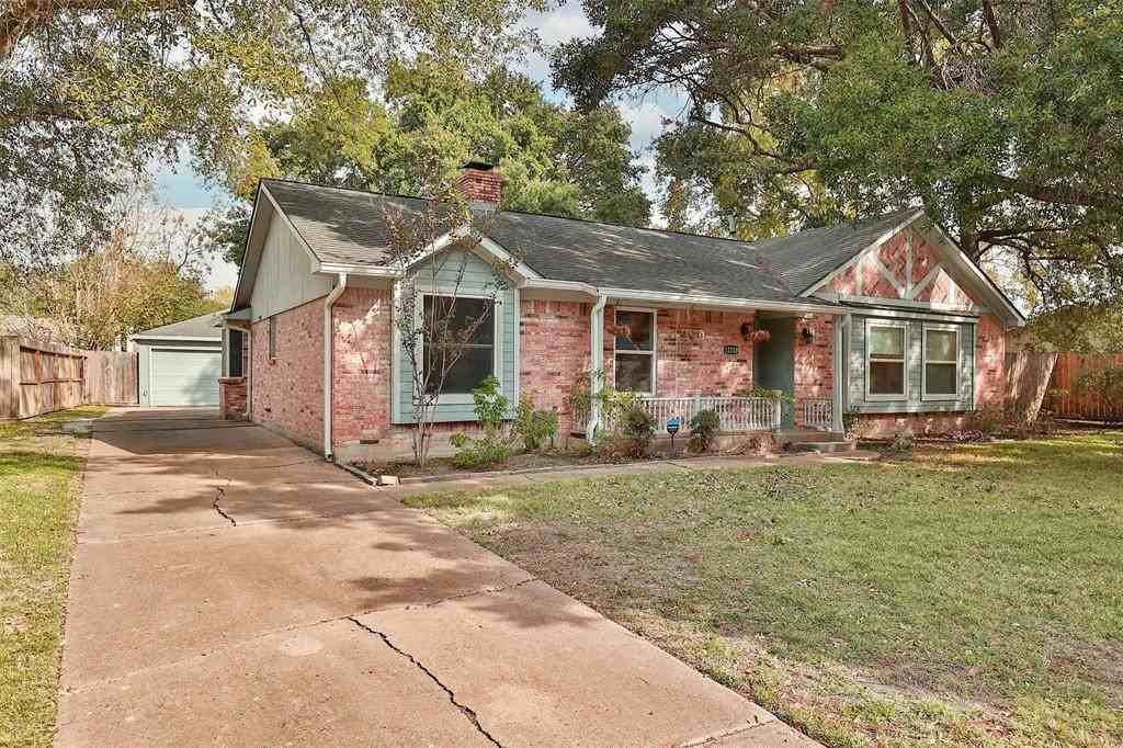 12310 Waldemar Dr - Photo 3 of 26