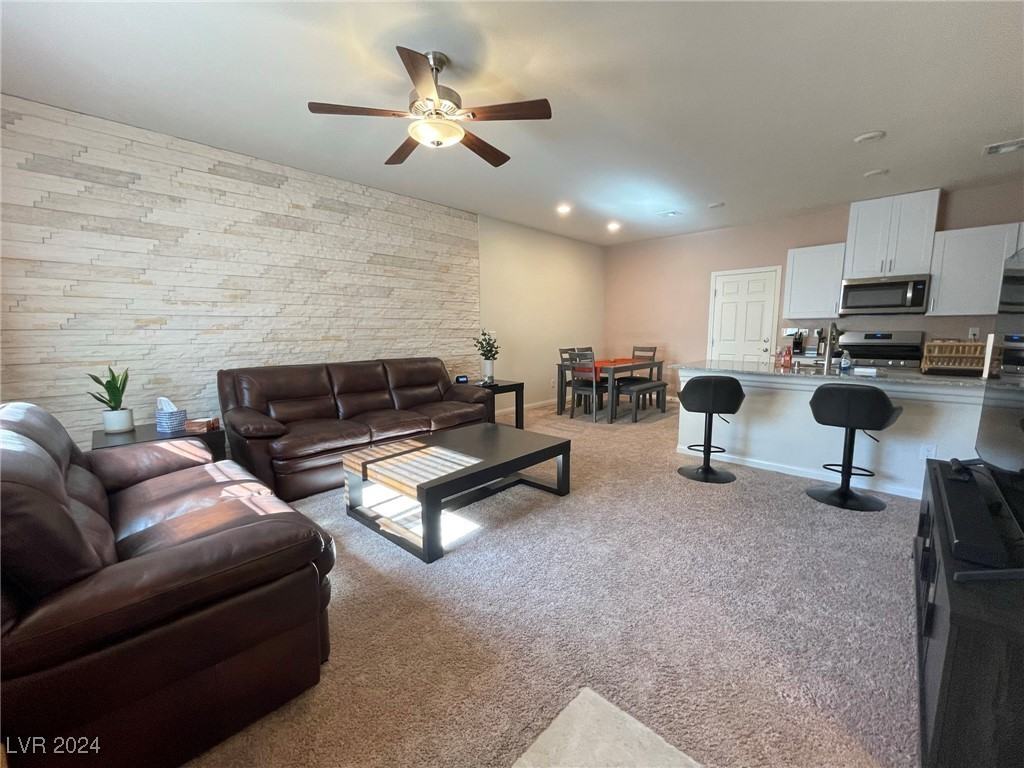 7233 Halo Falls St - Photo 3 of 29