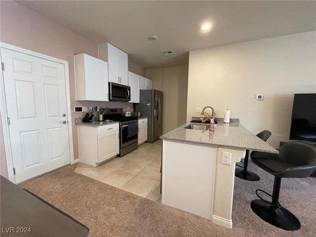 7233 Halo Falls St - Photo 4 of 29