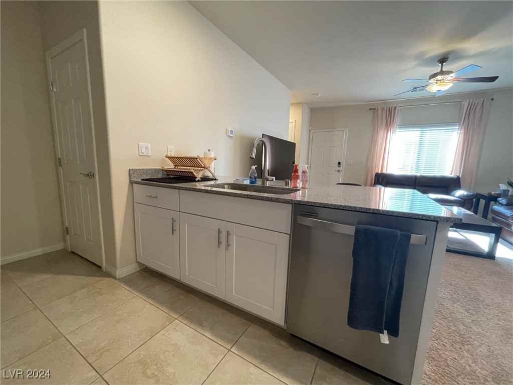 7233 Halo Falls St - Photo 6 of 29