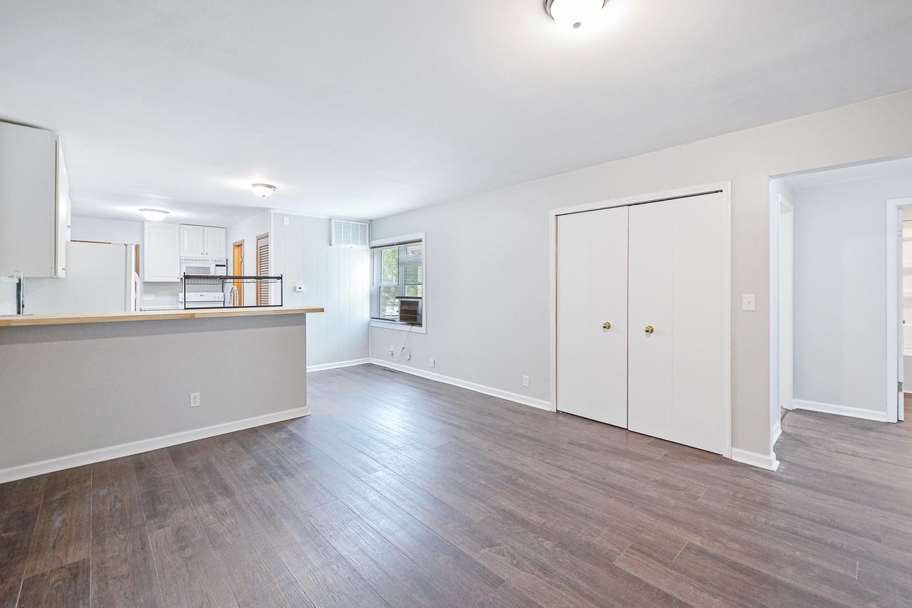 7200 Whitmore Lake Rd Apt 4 - Photo 7 of 27