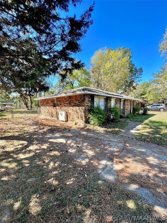 3918 Woodley Rd - Photo 2 of 28