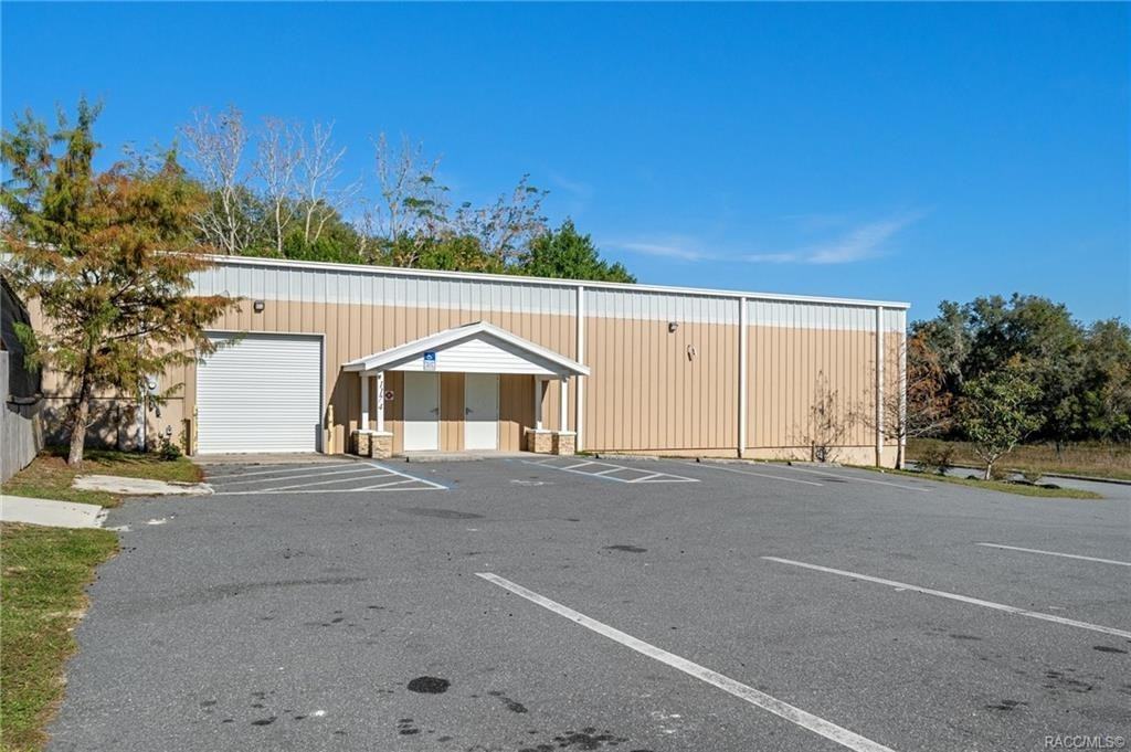 1174 Plaza Pl - Photo 3 of 24