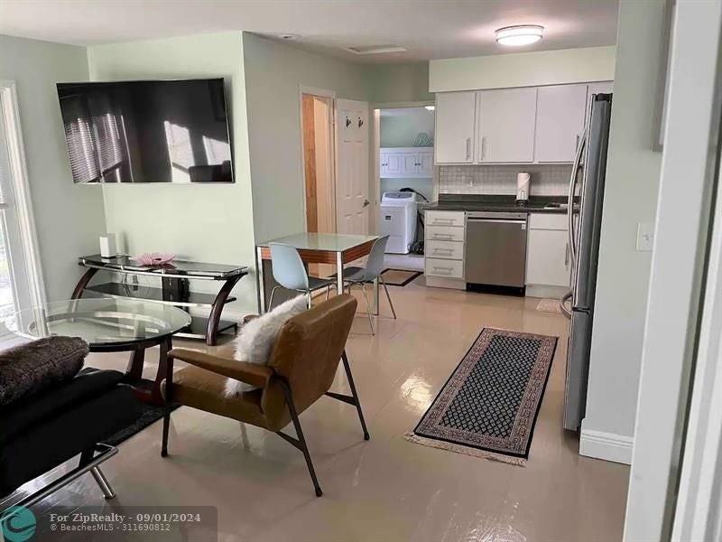 200 Ne 8th St - Photo 2 of 15