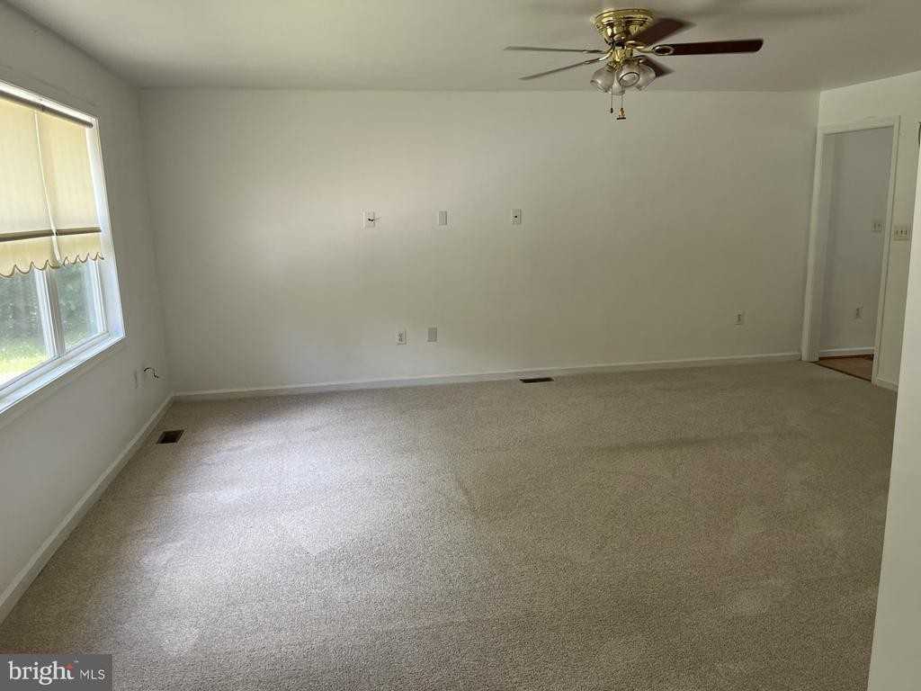 529 Hessler Dr - Photo 2 of 23