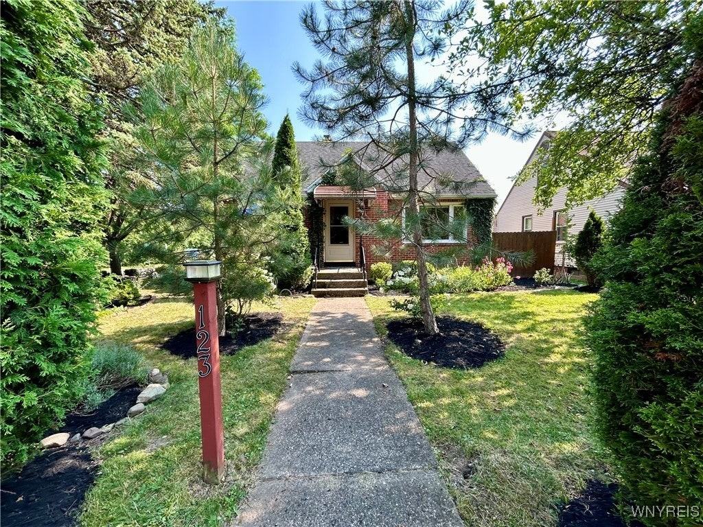 123 Cornell Ave - Photo 2 of 27