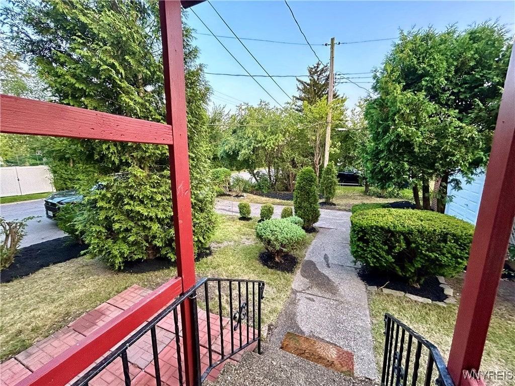 123 Cornell Ave - Photo 5 of 27