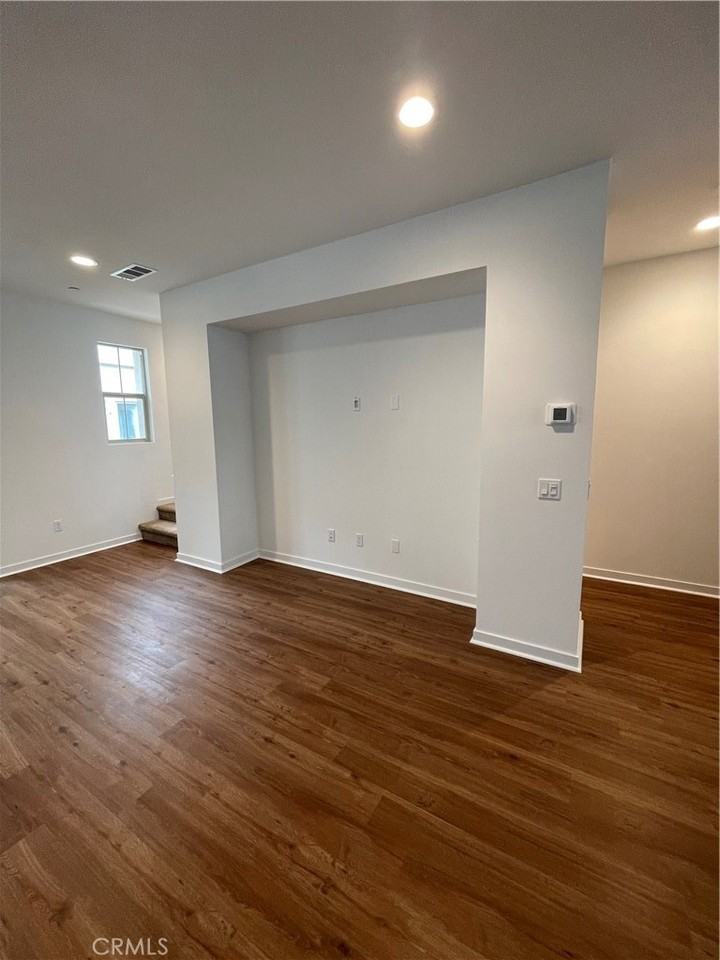 215 Camden Ct - Photo 7 of 50