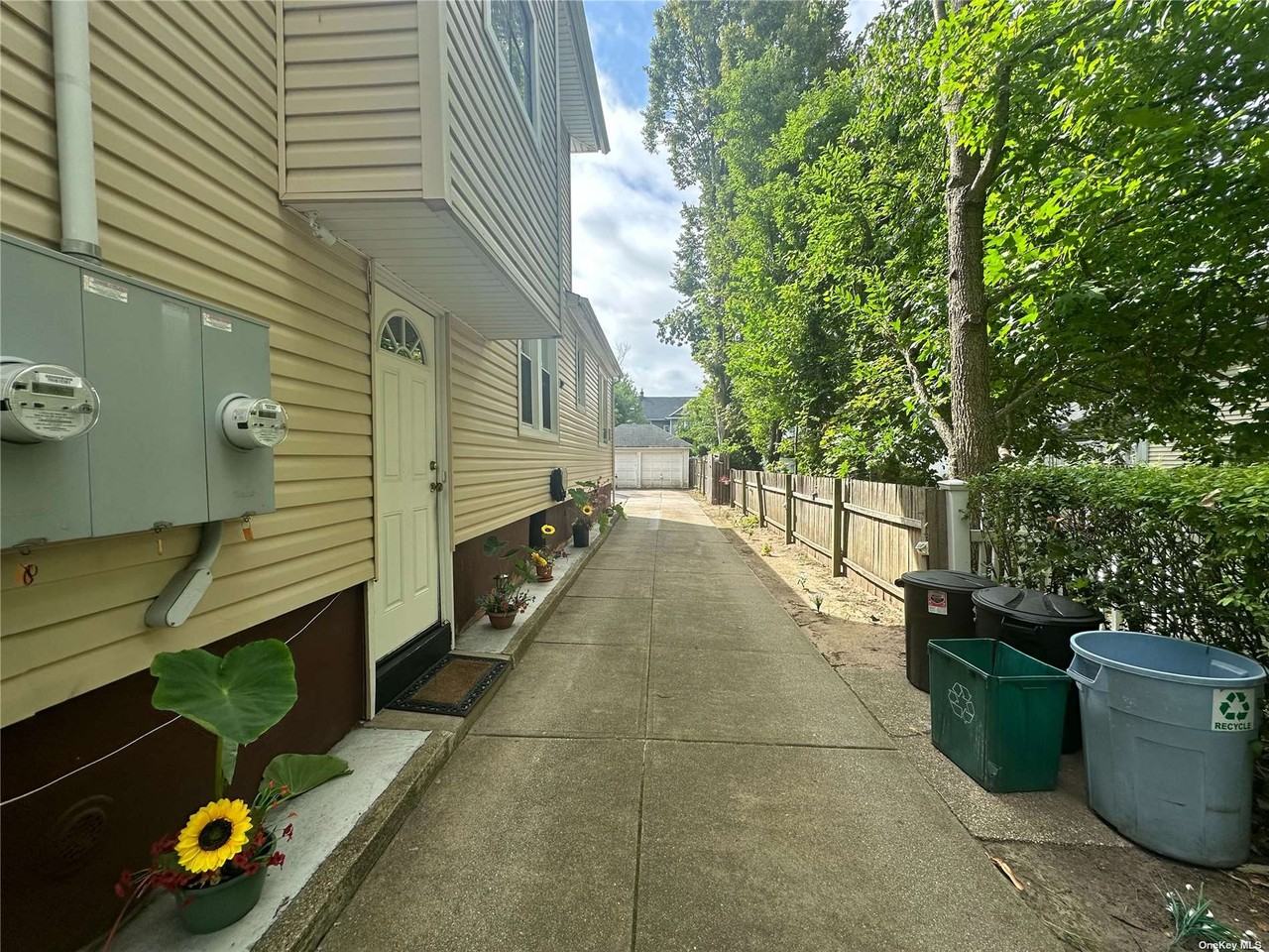 44 Sherman St - Photo 2 of 9