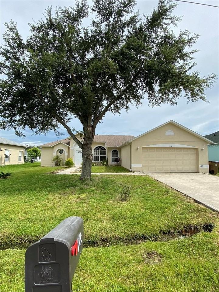 208 Abbotsbury Dr - Photo 2 of 20