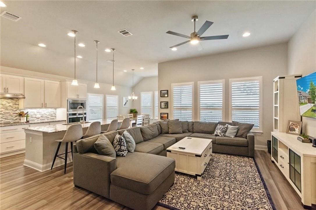 701 Pinnacle View Dr - Photo 5 of 28