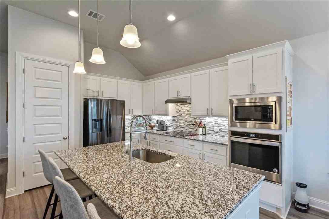 701 Pinnacle View Dr - Photo 6 of 28