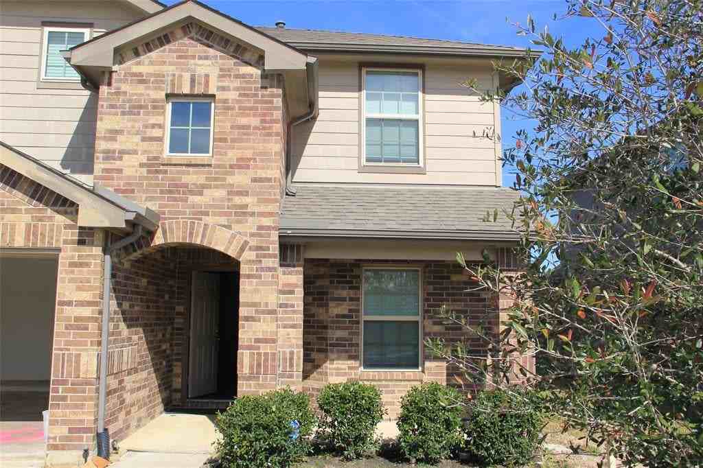 703 Ashley Falls Ln - Photo 2 of 25