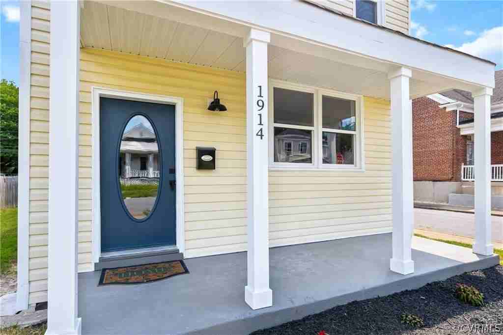 1914 Boston Ave - Photo 2 of 20