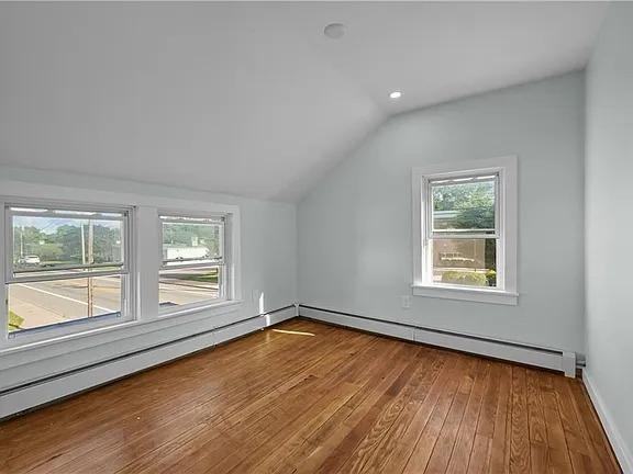 950 Waterman Ave ##2 - Photo 3 of 15