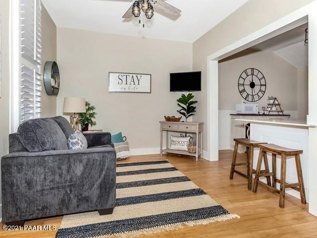 136 N Pleasant St - Photo 4 of 16