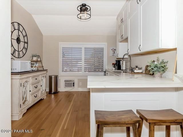 136 N Pleasant St - Photo 6 of 16