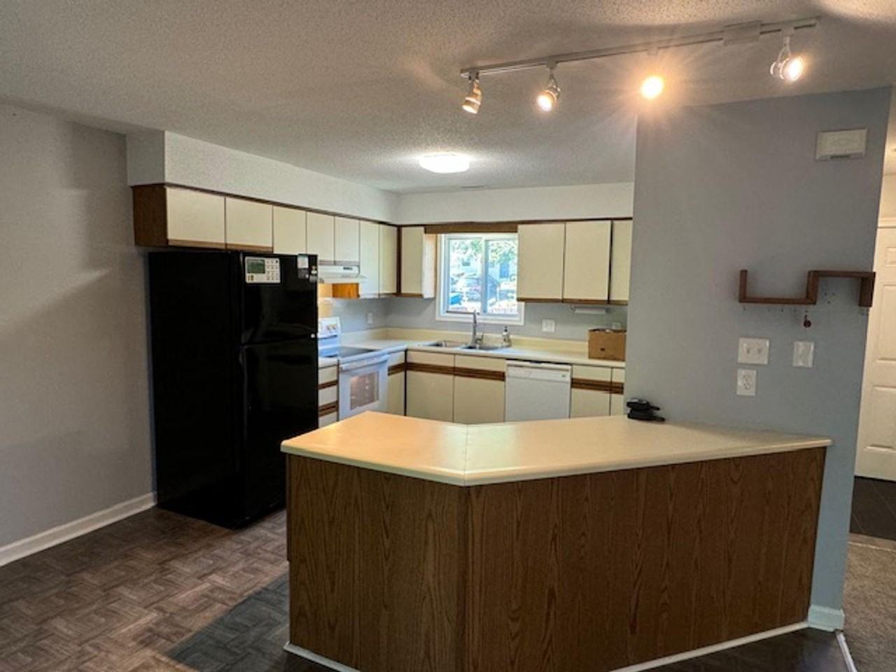 3307 Comstock Rd - Photo 6 of 24