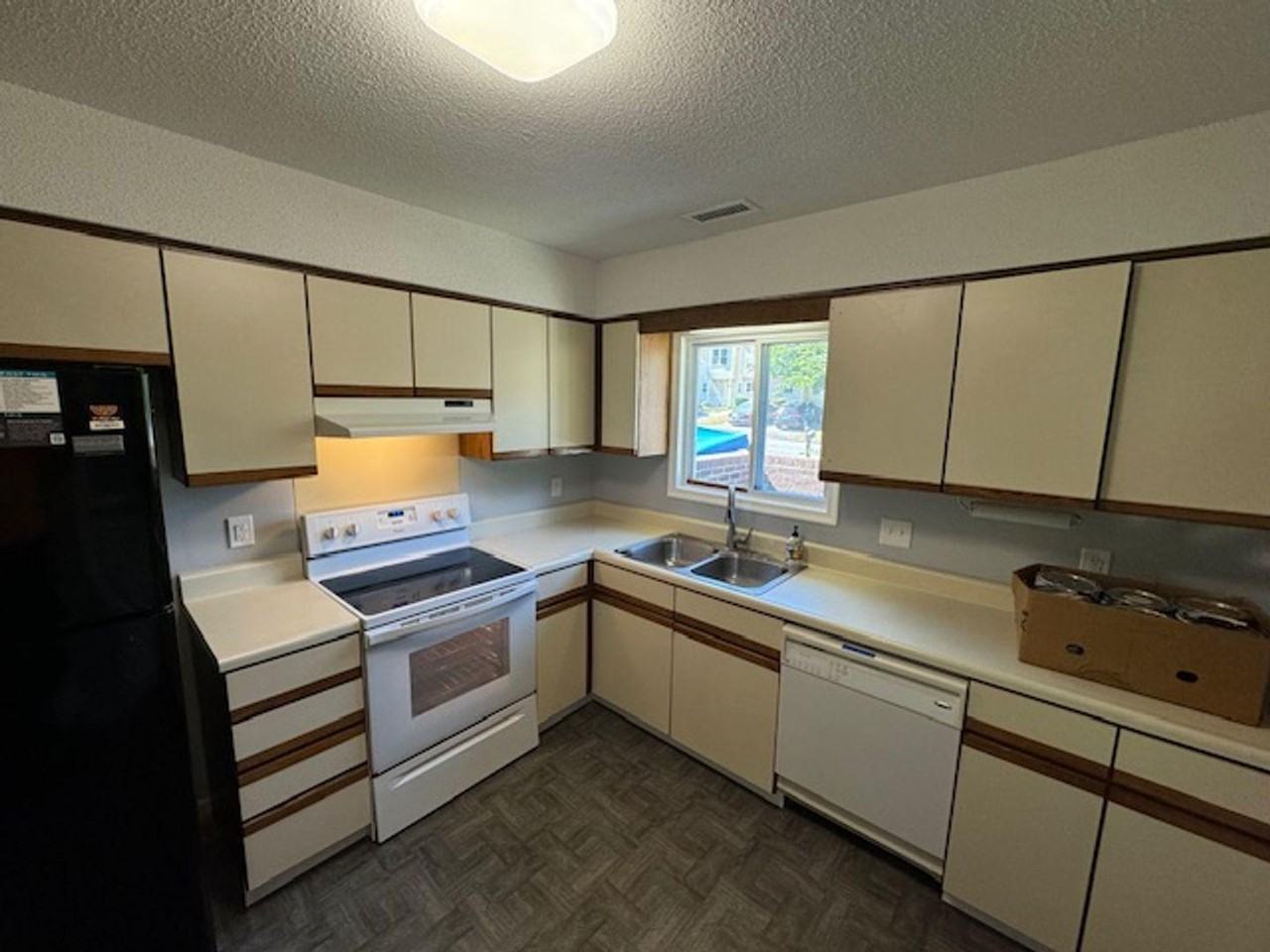 3307 Comstock Rd - Photo 7 of 24